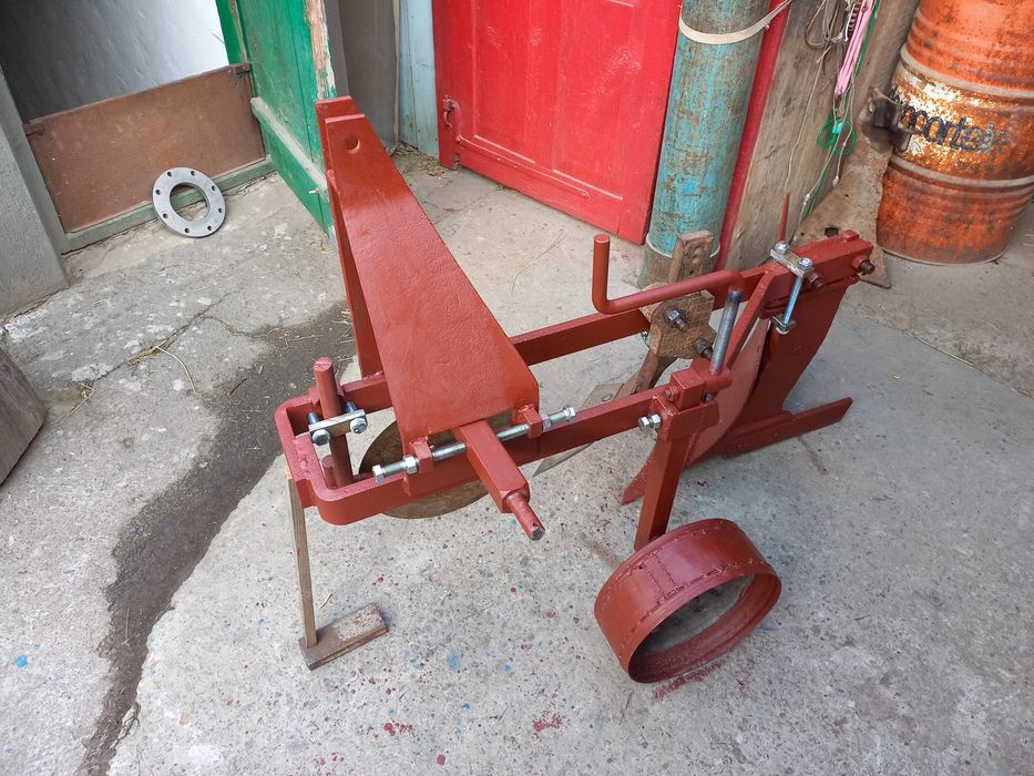 Плуг однокорпусний Одеський (аналог) до тракторів Т 25 , Сінтай , Янма