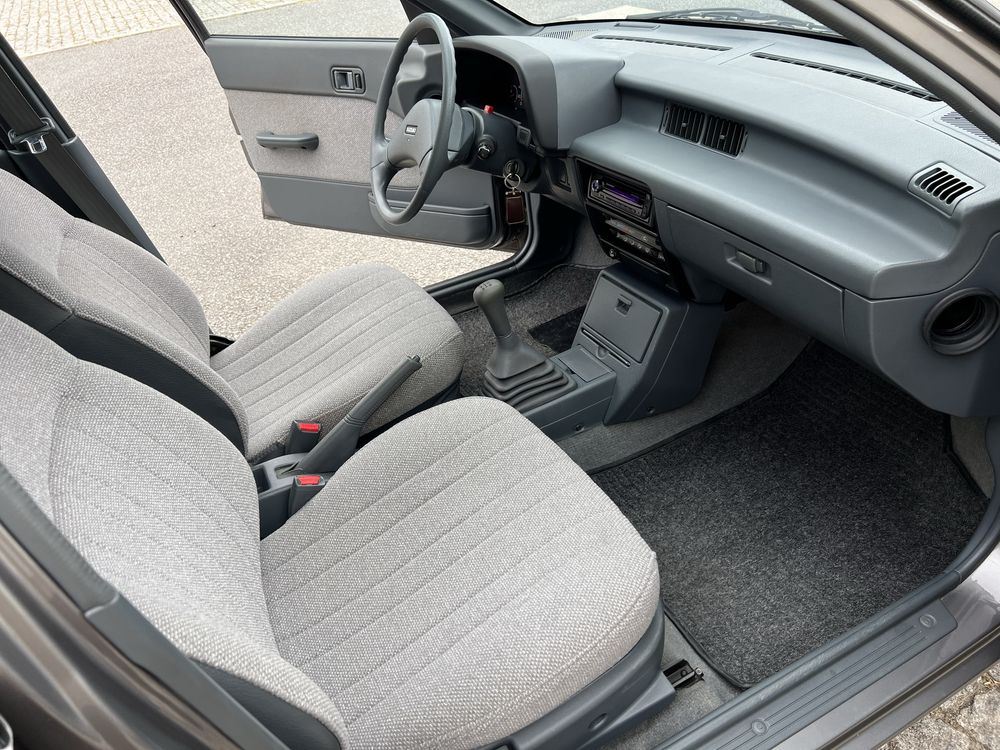 Suzuki Swift 1.3 - 20.000km Igual Novo