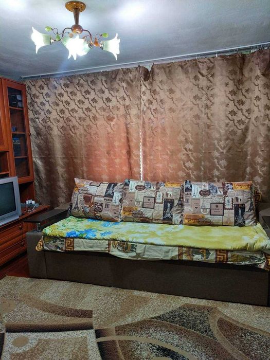 Цегляний будинок у Полтавській області