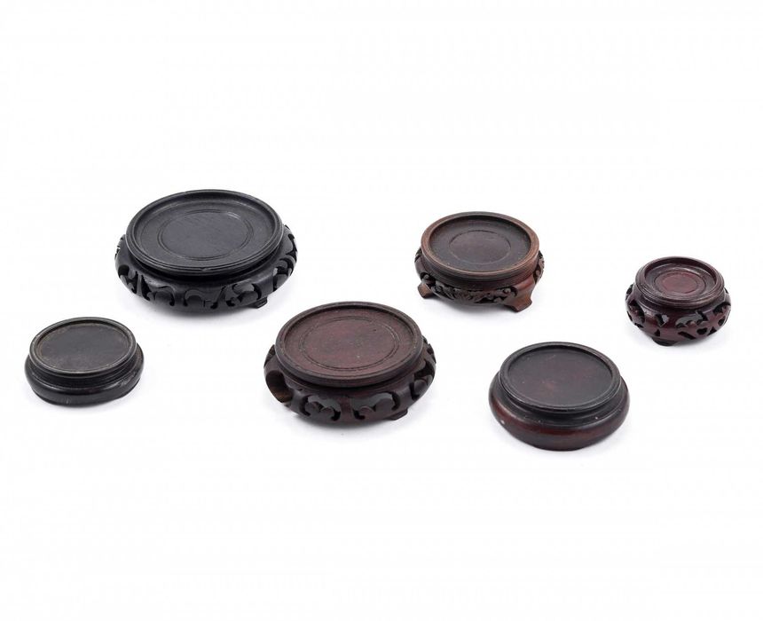 Bases orientais em madeira