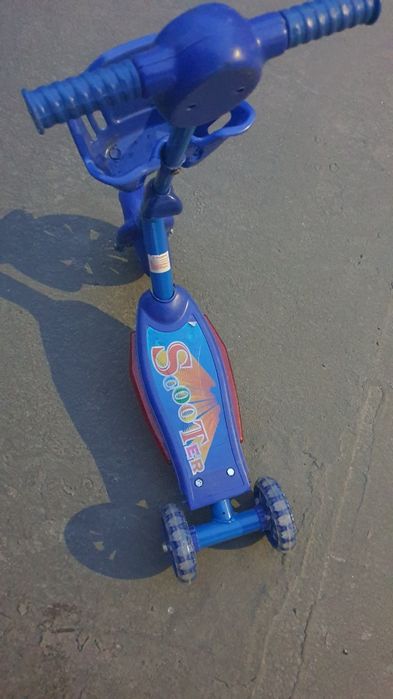 Trotineta criança com música