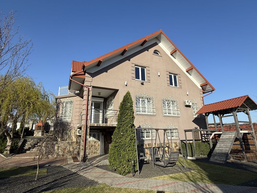 Продається будинок та SPA / Чернівці