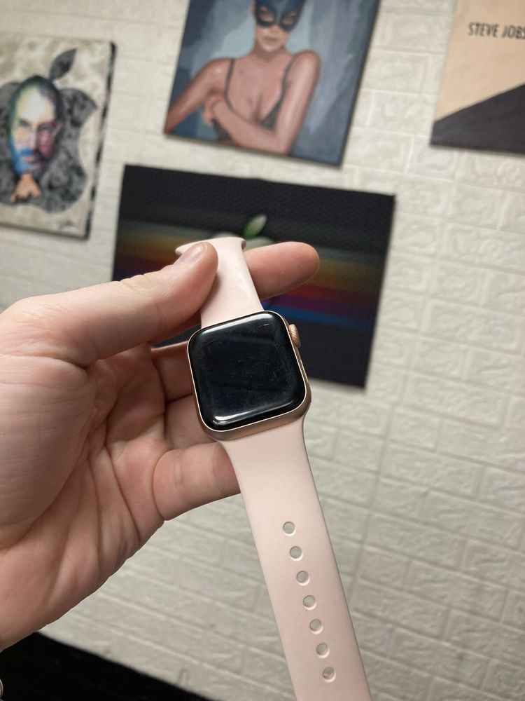 Продам часы apple watch 4 40mm rose gold