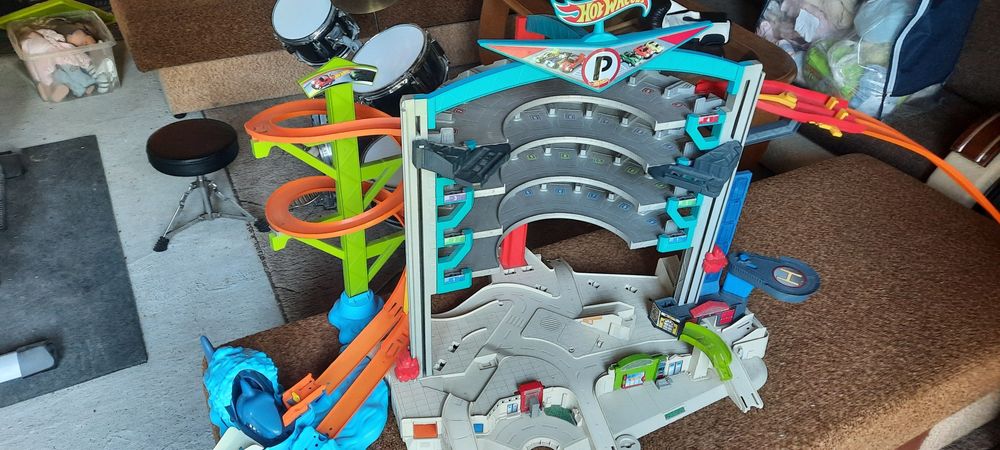 Zjezdzalnia parking hot wheels