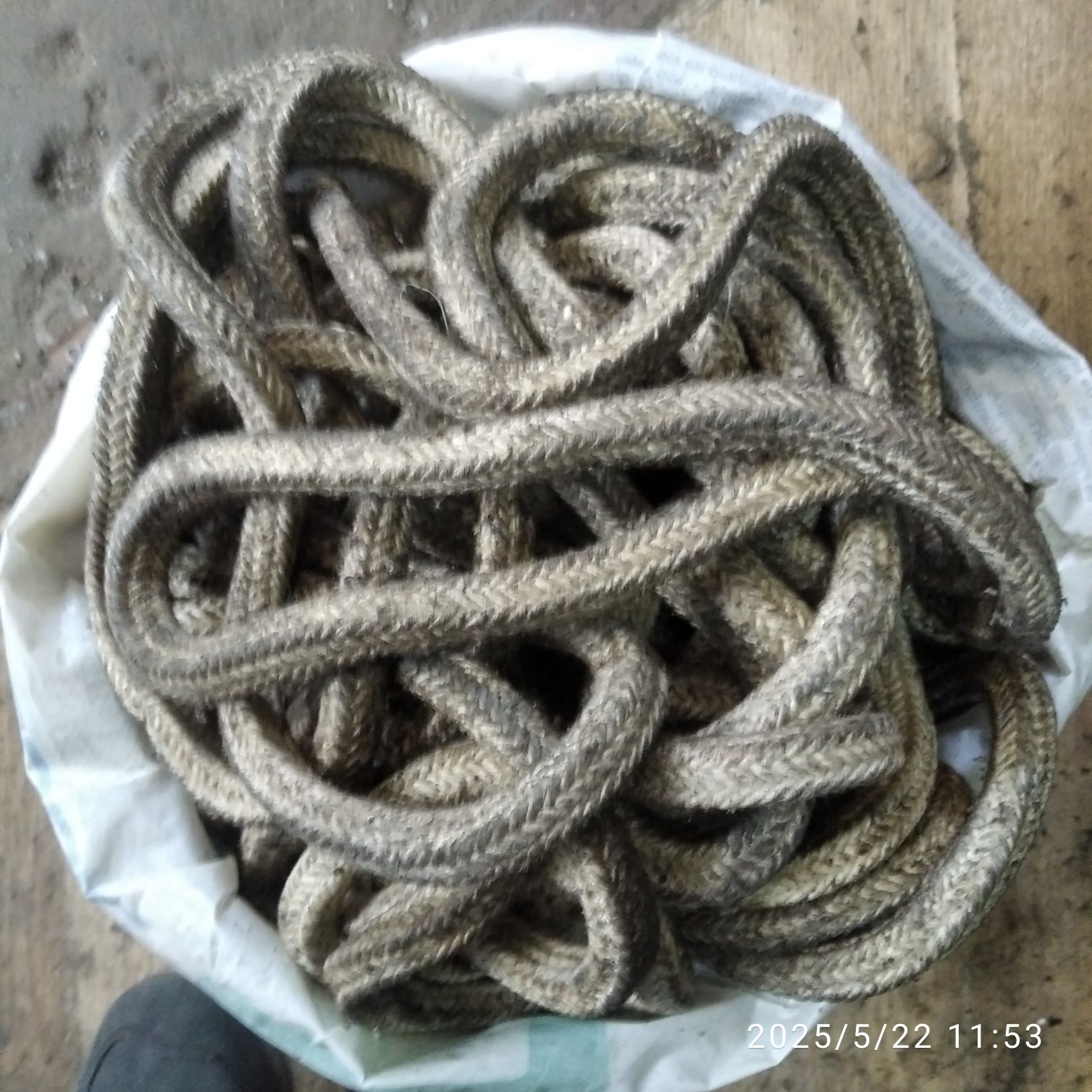 Сальниковая набивка , азбест. есть много продам новая цена договарная.