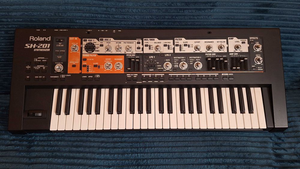 Sprzedam Syntezator Roland SH-201