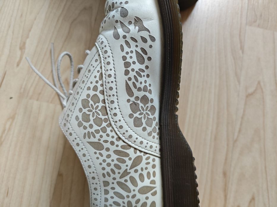 Martensy w czachy , skórzane , rozmiar 39