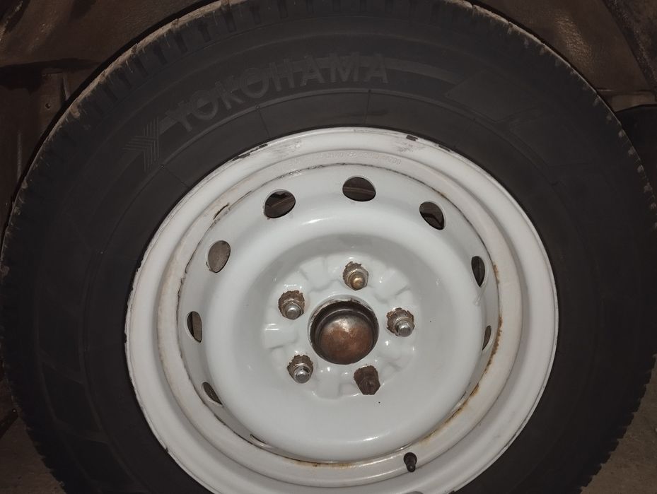 Резина грузовая  r15c yokohama