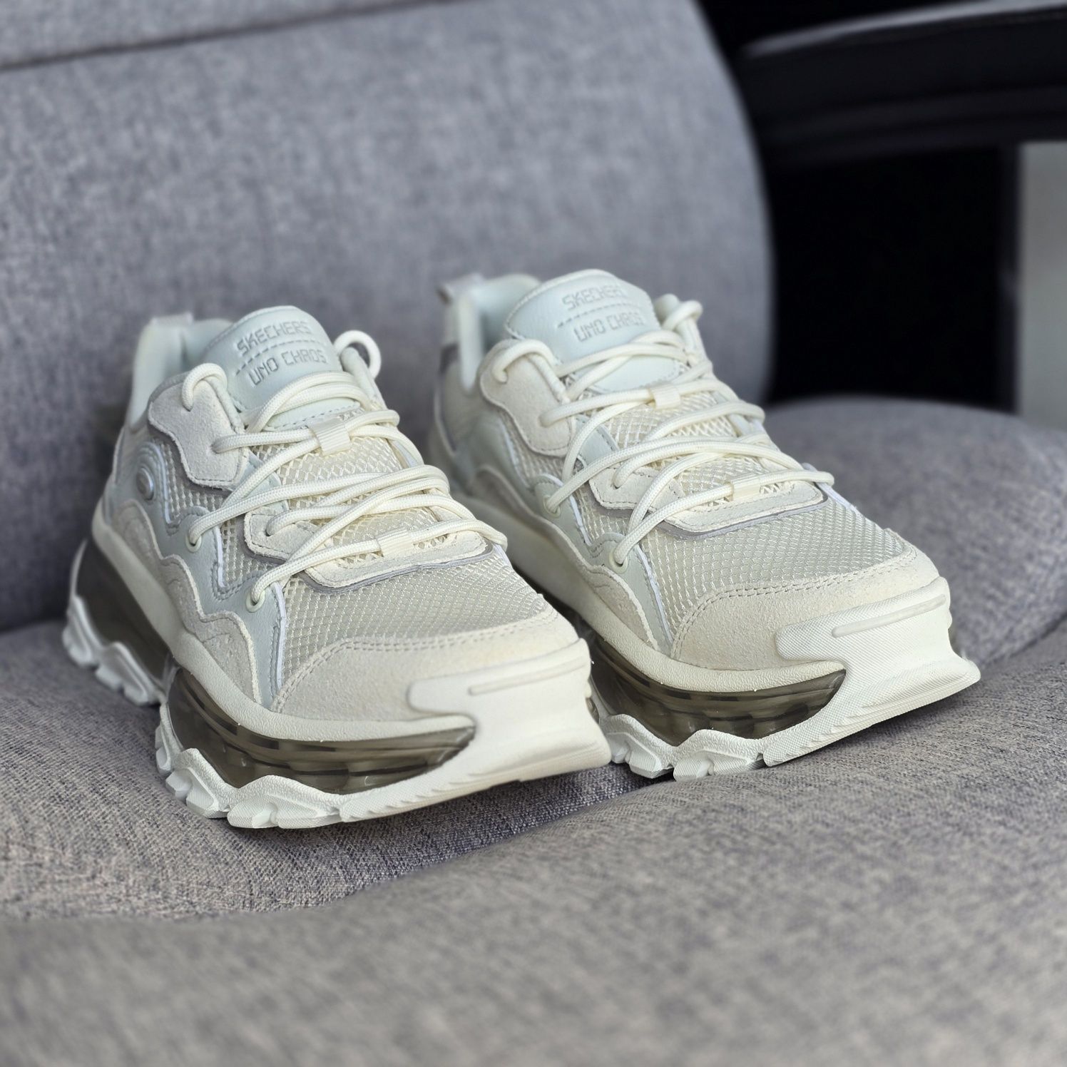 Жіночі кросівки Skechers кремові