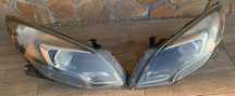 Reflektory lampy Opel Zafira C 2012r  komplet