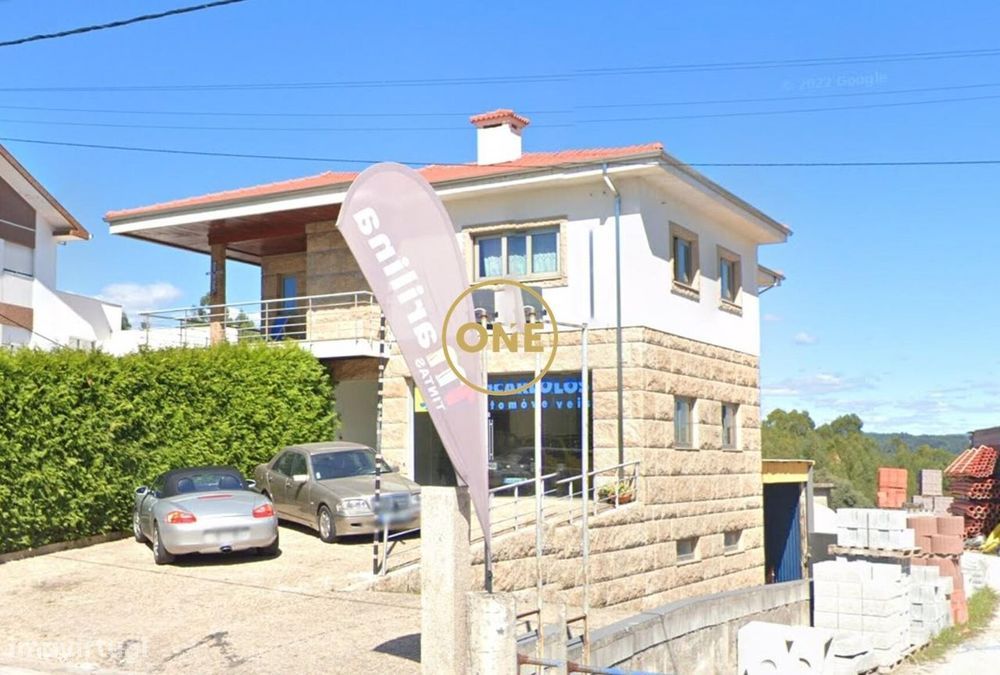 Moradia individual com comércio