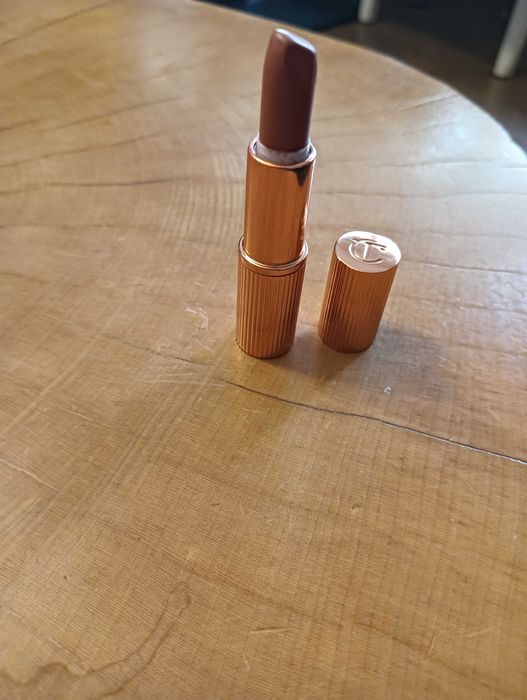 Mini pomadka Charlotte Tilbury Pillow Talk