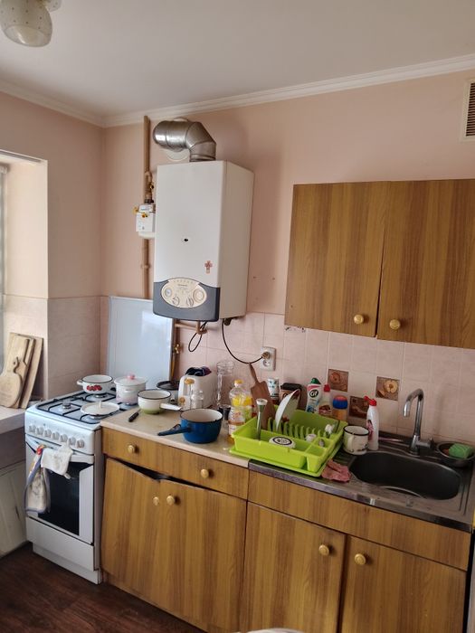 Продається 4 кімнатна квартира