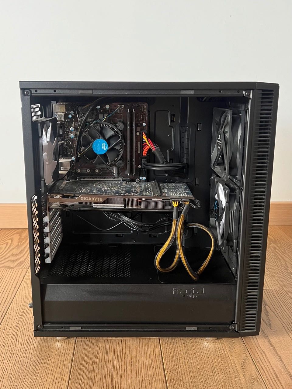 Komputer stacjonarny | Intel i5-7400 | HD 7900 Series | 16 GB RAM