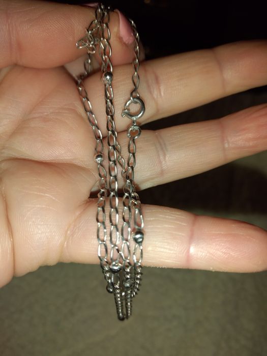 Colar de prata com bolinhas antigo. Oferta de pendente madrepérola