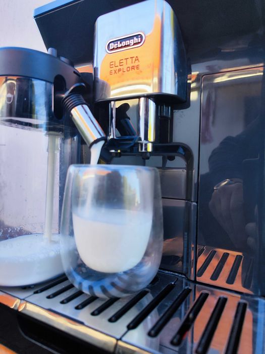 Кавомашина кофемашина Delonghi Eletta Explore ECAM 450.65
