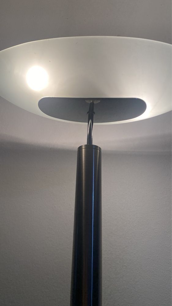 Candeeiro de chão em aço inox