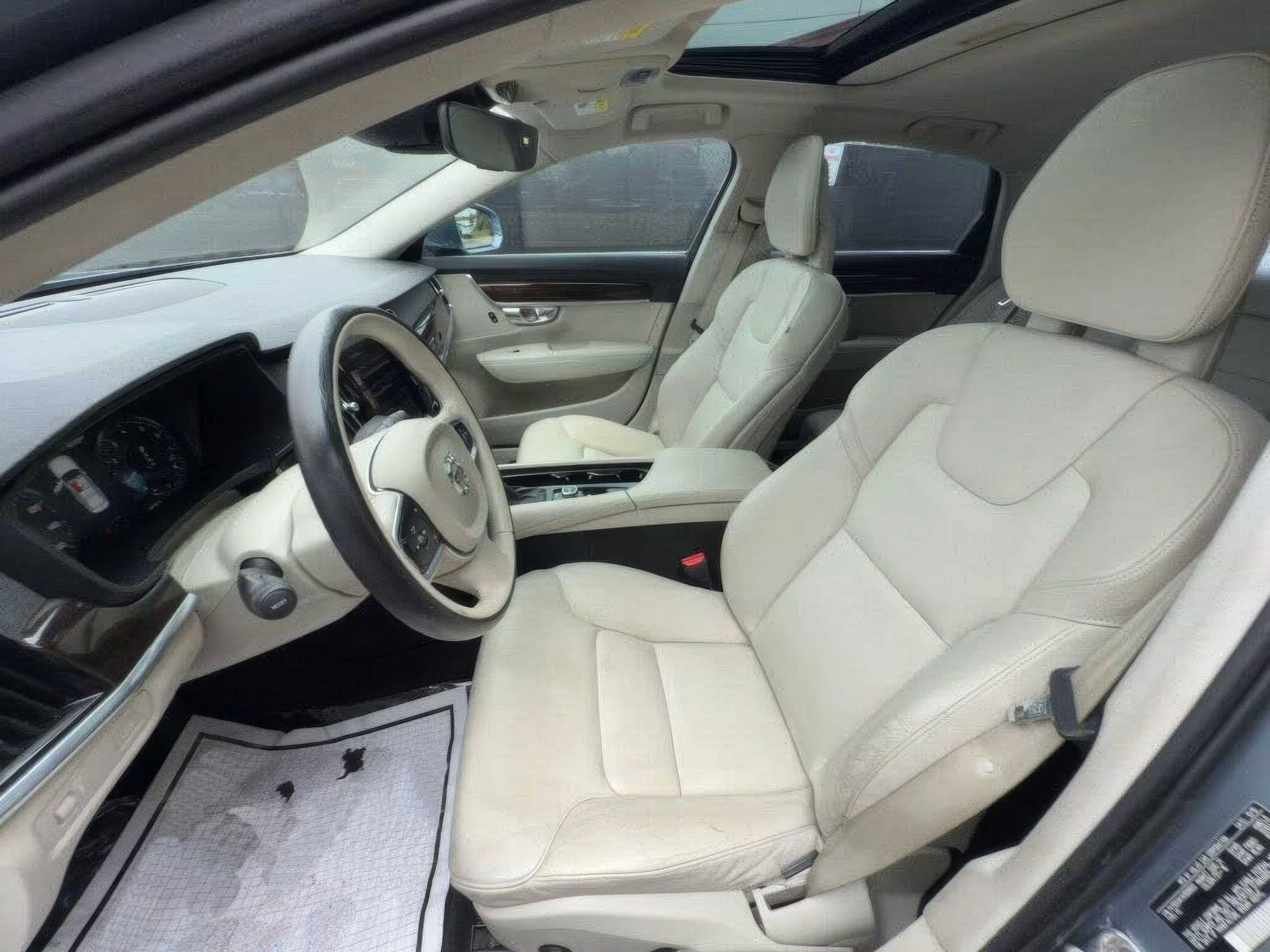 2017 Volvo S90 T5 Momentum