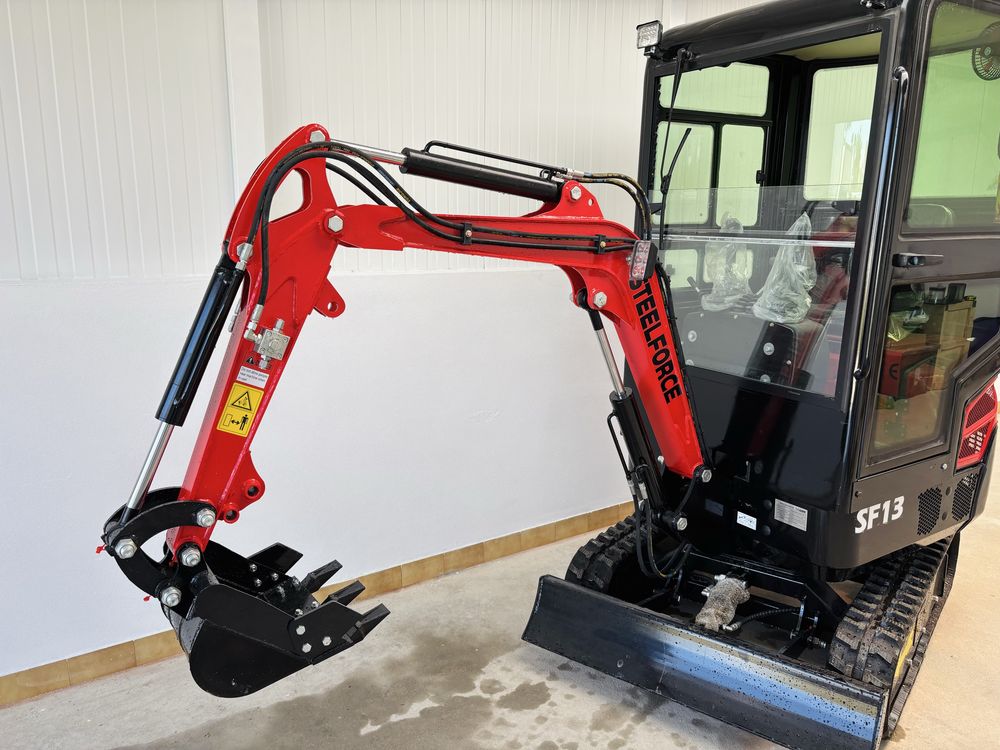 Mini Giratória 1300kg - Briggs Stratton