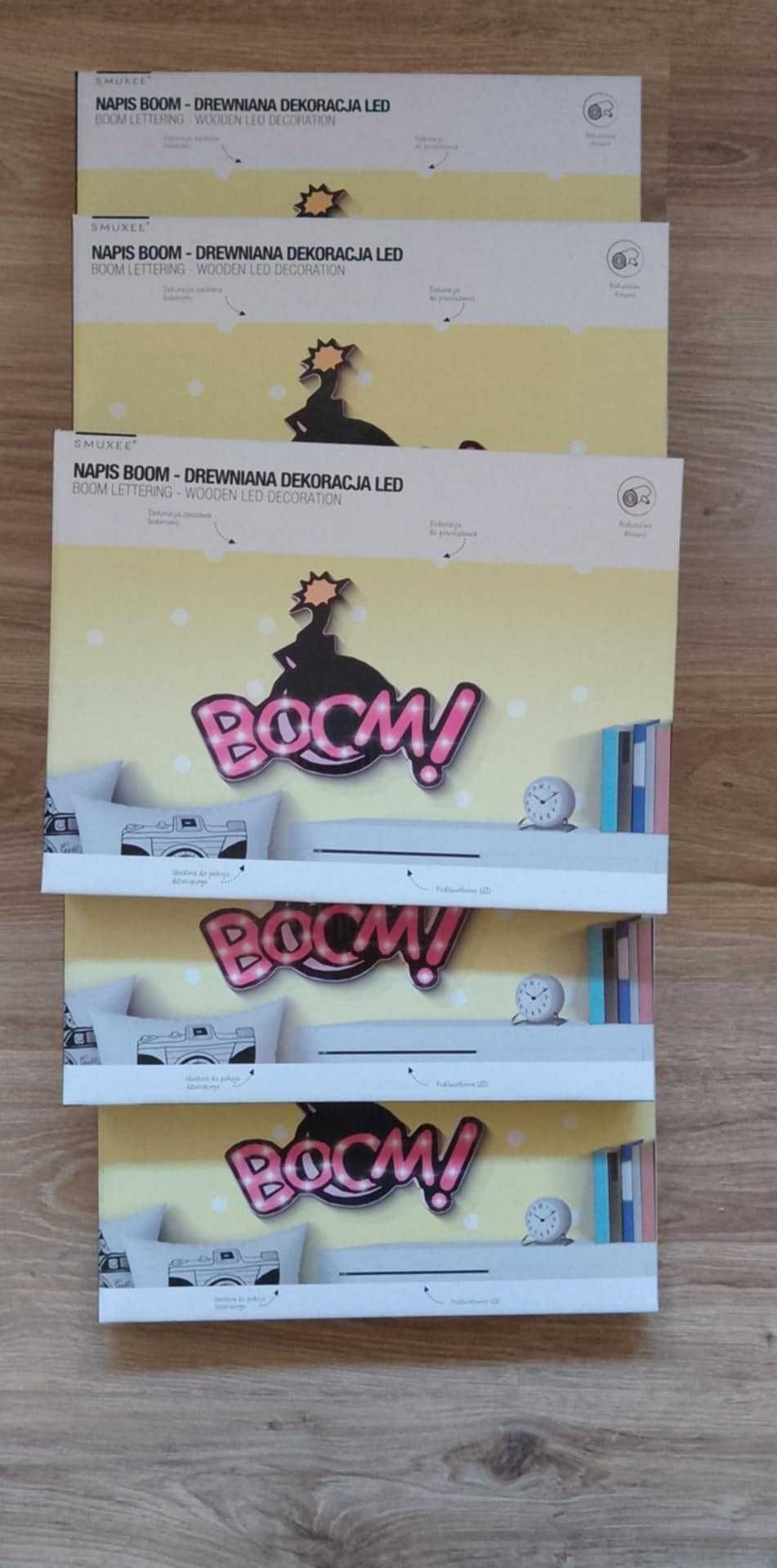 Drewniana Dekoracja Ozdoba Lampka ścienna LED napis BOOM zestaw 10 szt