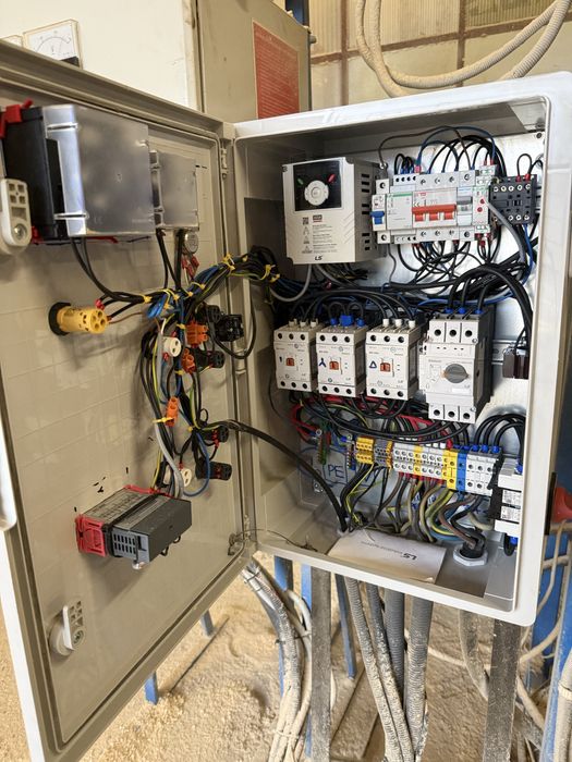 Wykonam szafy sterownicze, rozdzielnice elektryczne, pomiary instalcji