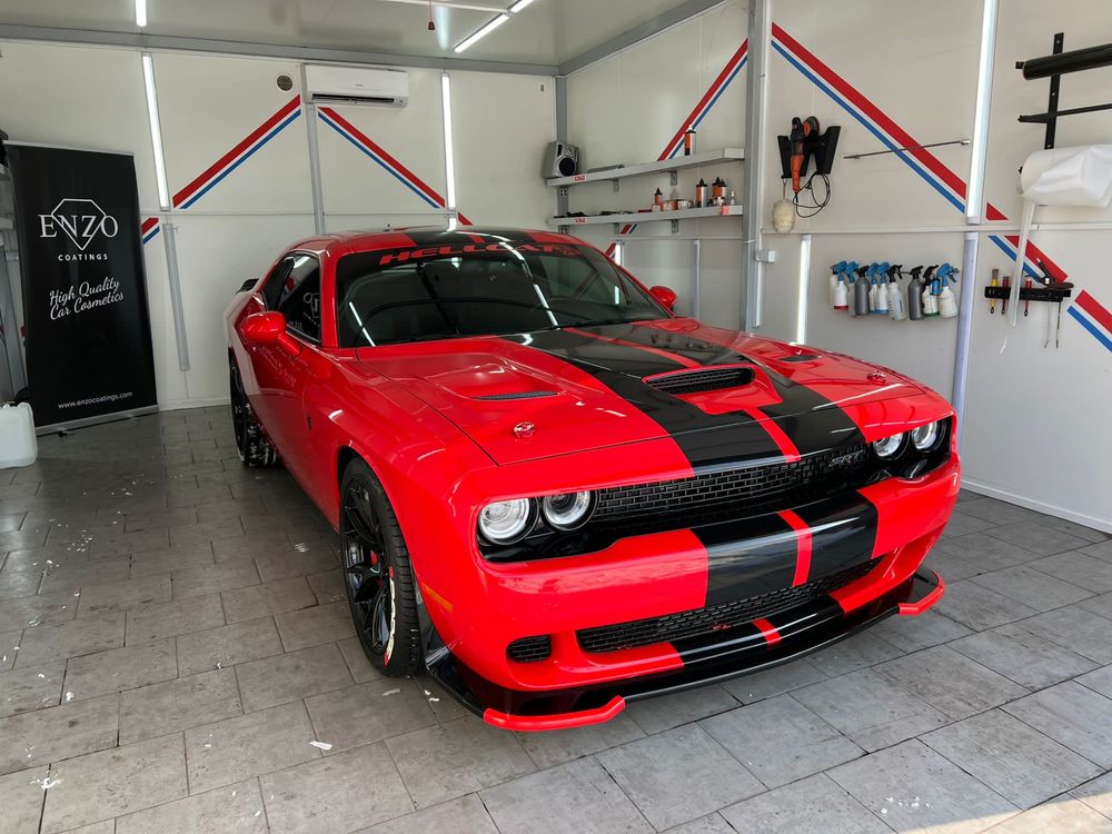 Dodge challenger hellcat