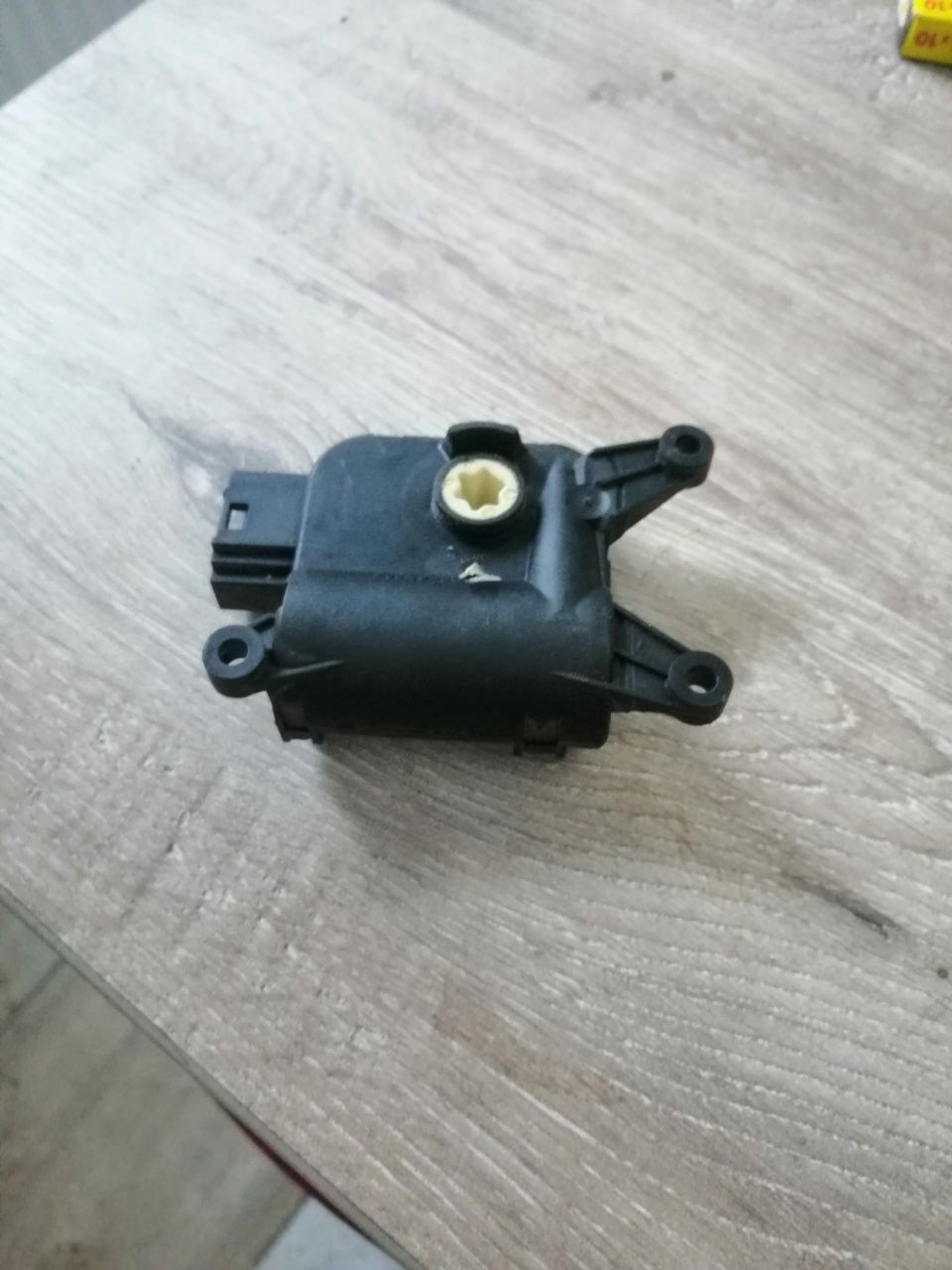 Silniczek nagrzewnicy 3c1 VW Passat b6  ciepło zimno VW AG 511