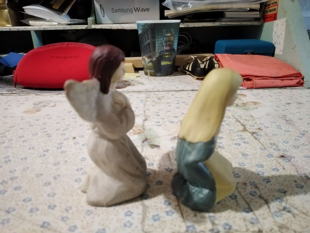 Vendo bonecos de jarro bom estado