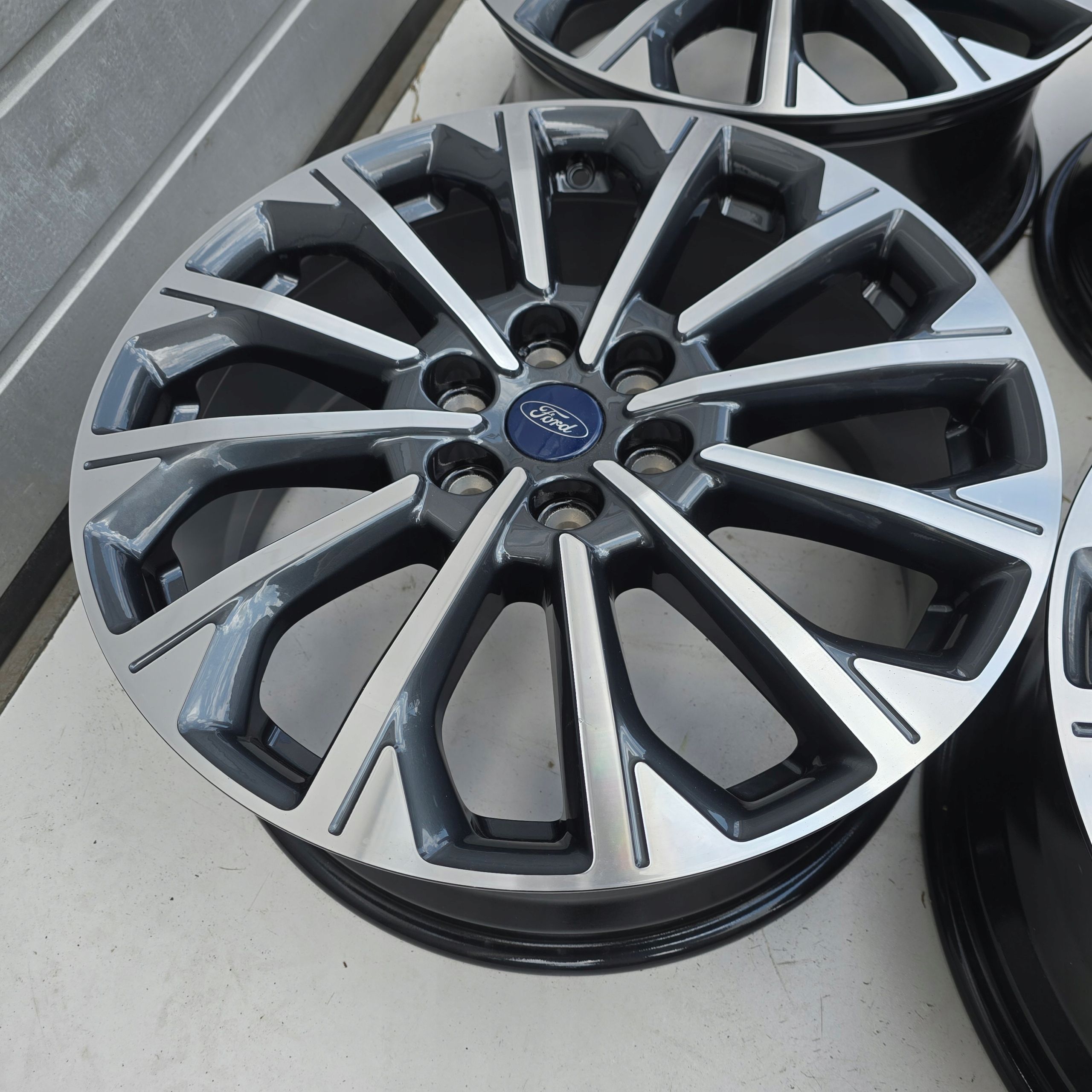 Ford Transit Custom Turneo Custom 6x120 19'' 7,5J ET52,5 Nowe 4X
