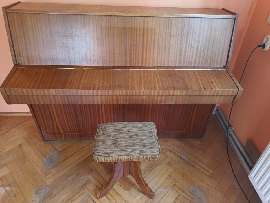 Pianino  CALISIA M-105