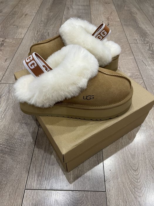 Жіночі тепленькі уггі  Ugg Funkette кольору кемел