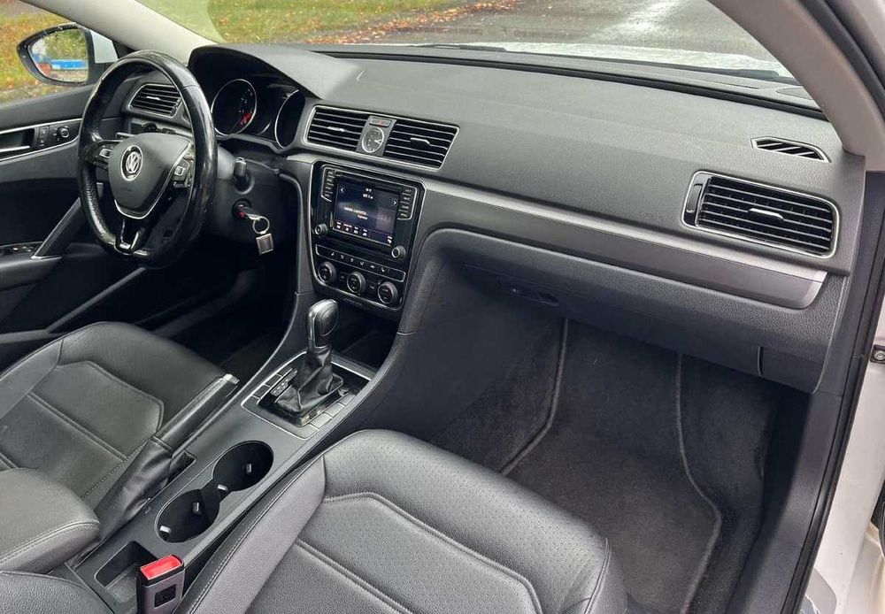 Volkswagen Passat 2017 року