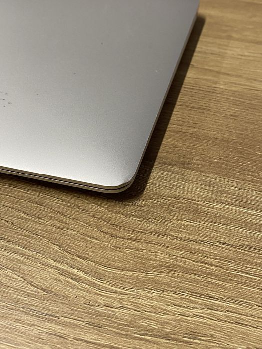 MacBook Air M1/8/256 silver