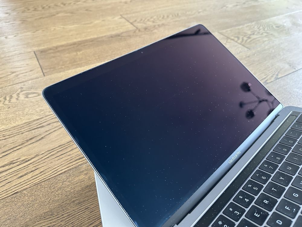 Macbook Pro 13” 512 GB Core i5 2.3 GHz 8 Gb