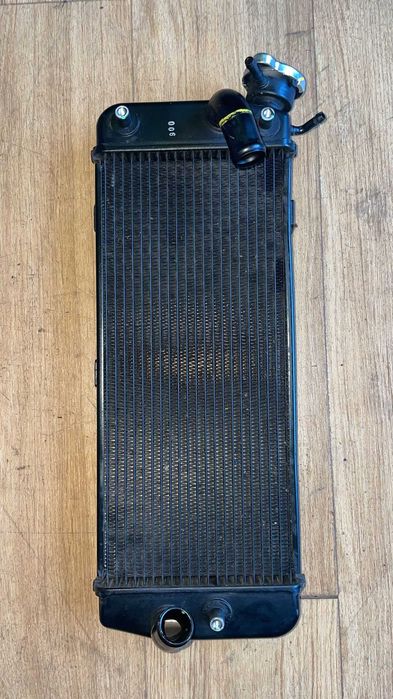 RADIADOR DE AGUA LADO DIREITO PARA DUCATI MULTISTRADA V4 PIKES PEAK