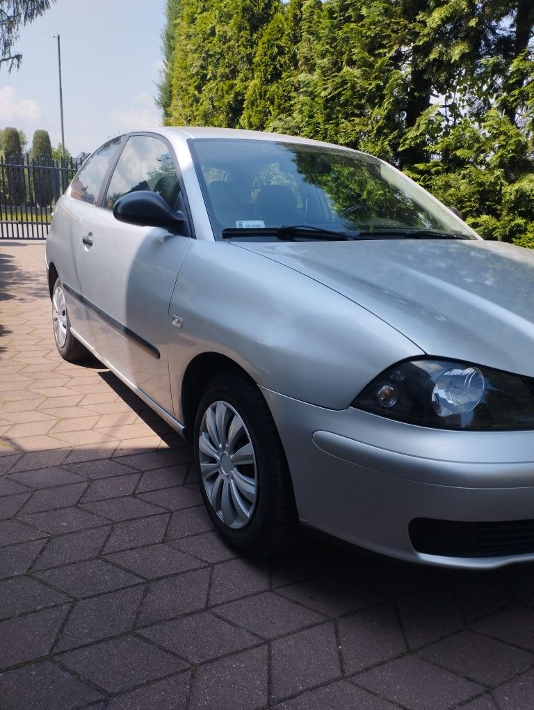 SEAT IBIZA 1.4 75 KM KLIMA Bogate wyposażenie