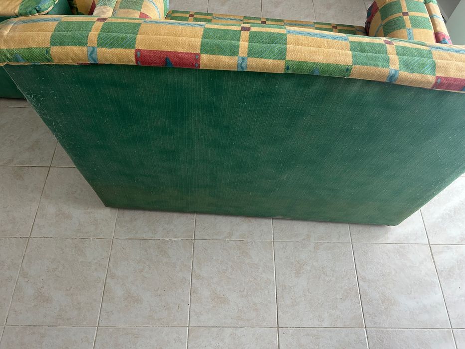 2 conjuntos de sofás