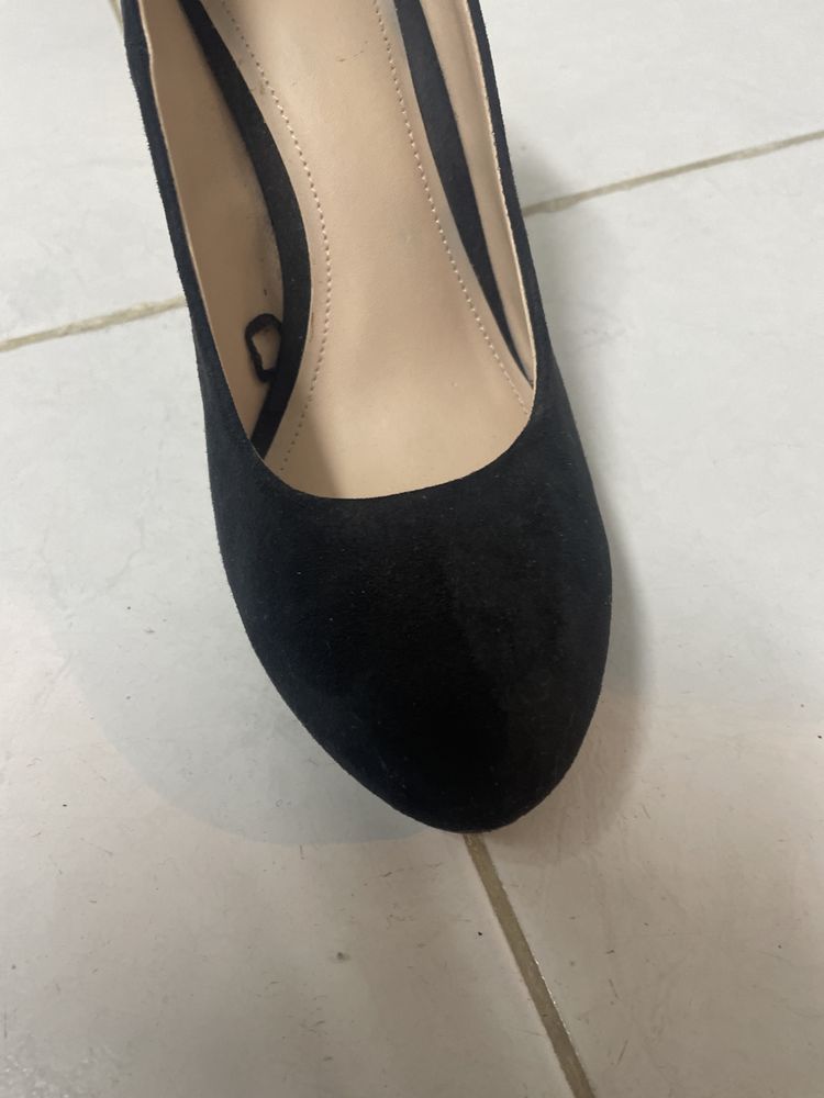 Sapatos senhora salto alto pretos