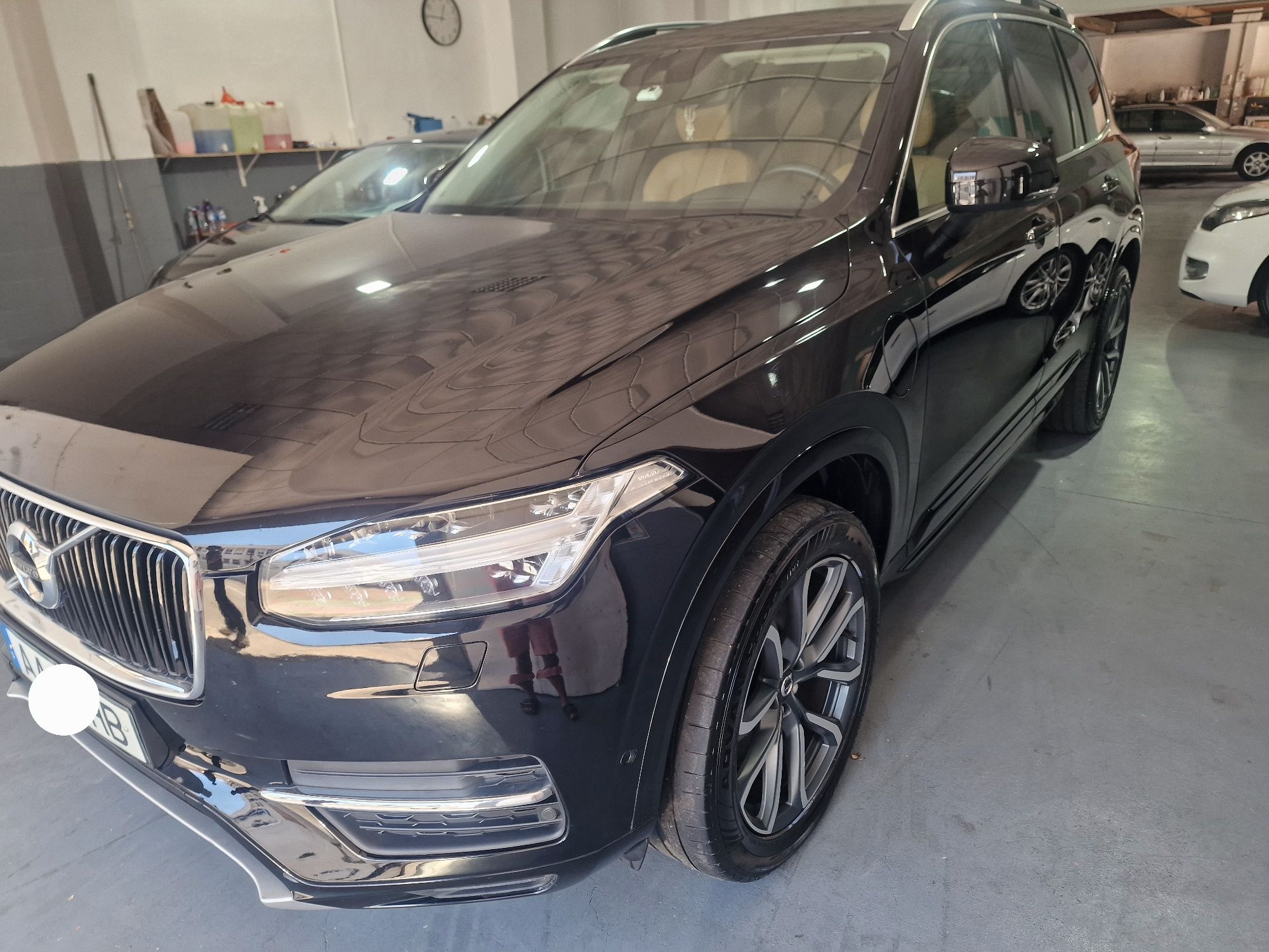 Volvo XC90 T8 Plug-in Hybrid AWD – 2016 – 7 Lugares – Super Equipado