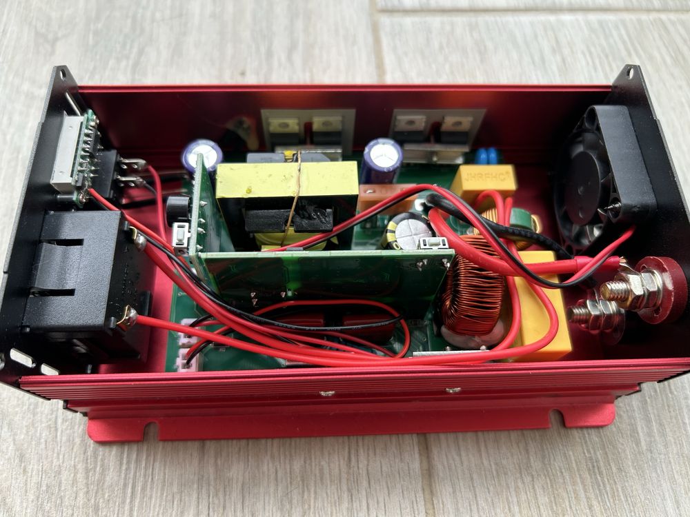Продам Інвертор 1000W, 12V\220V