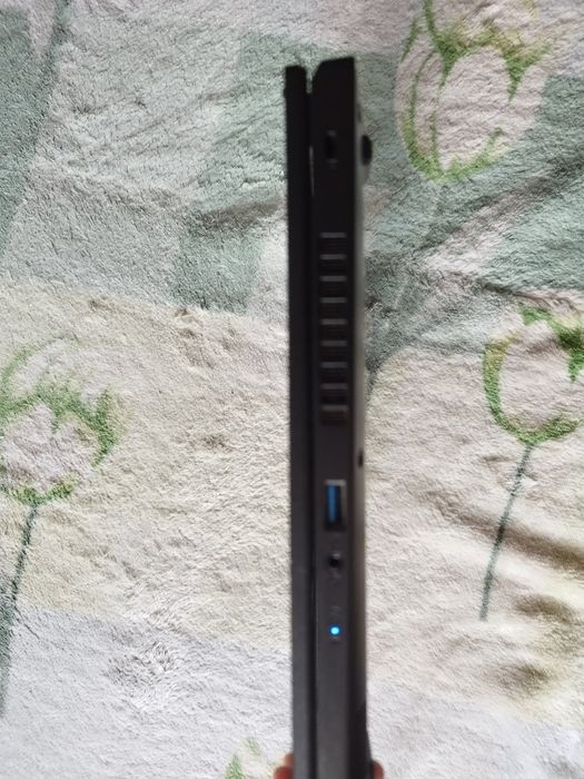 Laptop Acer Nitro V15 i9 / RTX 4060 / 32GB RAM / 1TB SSD / 165Hz