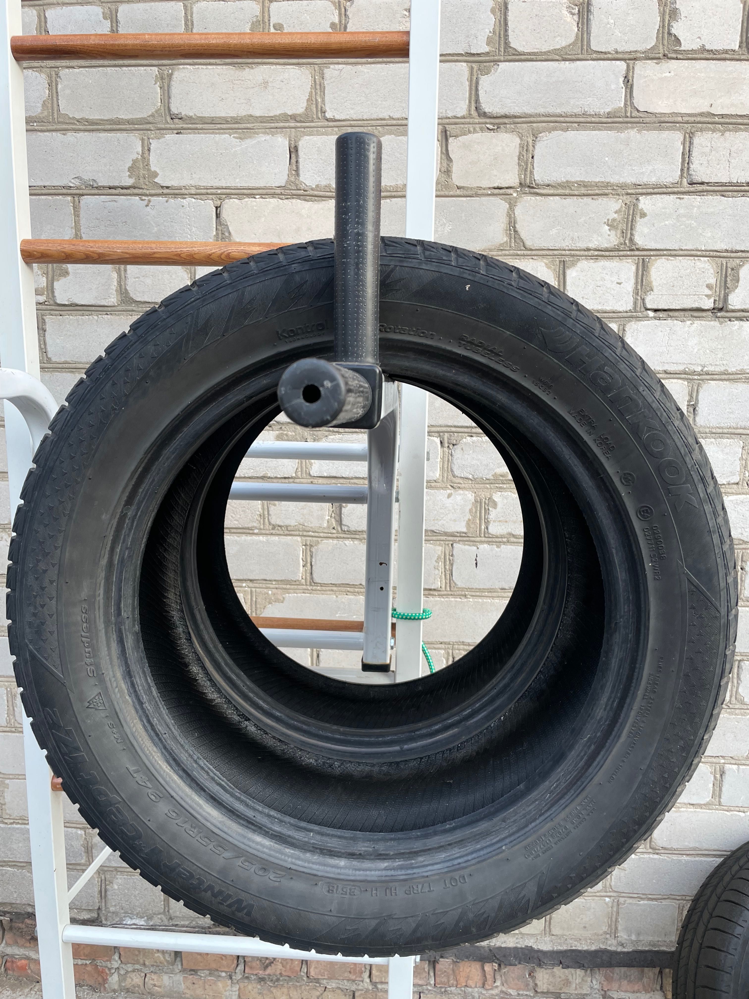 Продам зимнюю резину Hankook 205 55 r16