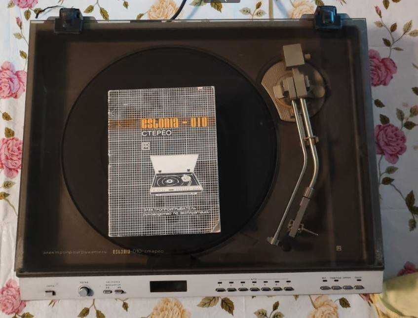 Проигрыватель винила Эстония -010