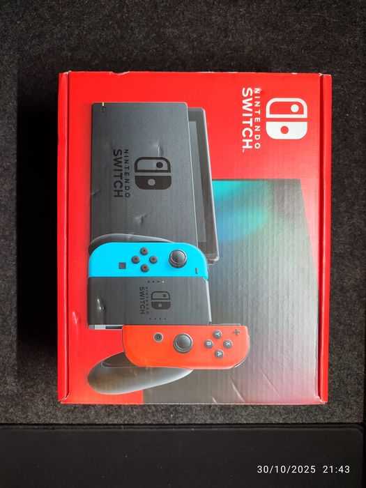 Nintendo Switch V2 – Vermelha/Azul + Skins + Vários Acessórios