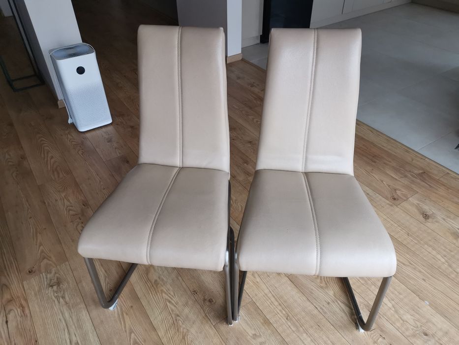 Komplet 4 krzeseł na płozach