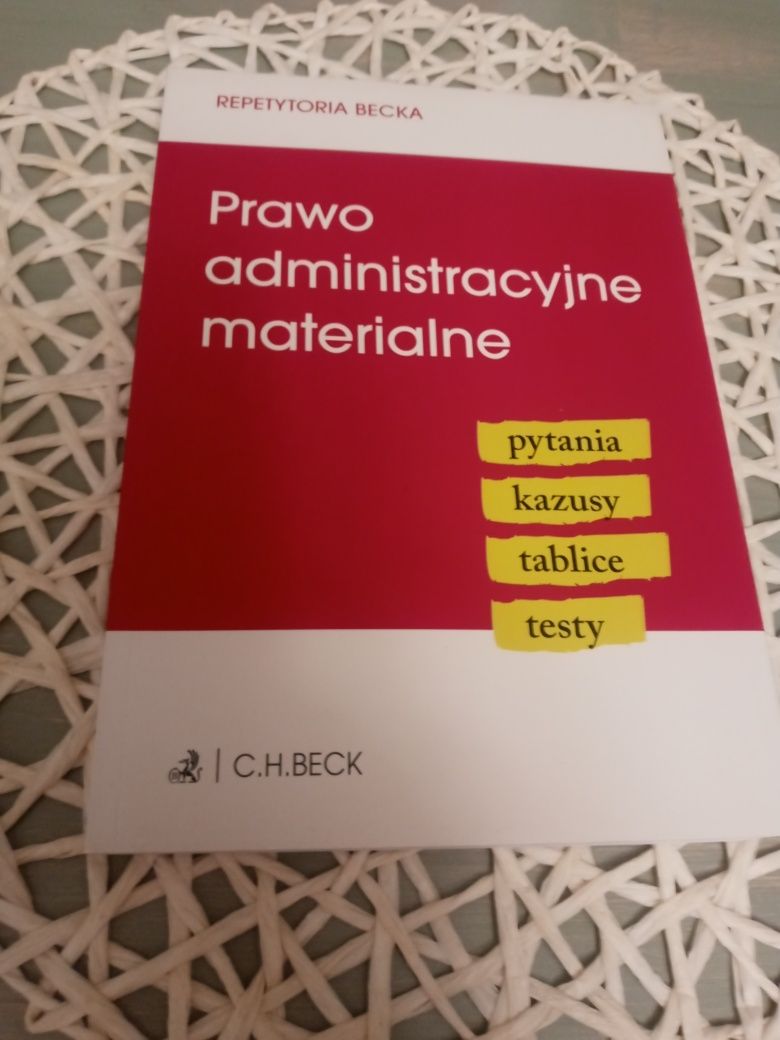 Prawo administracyjne materialne.