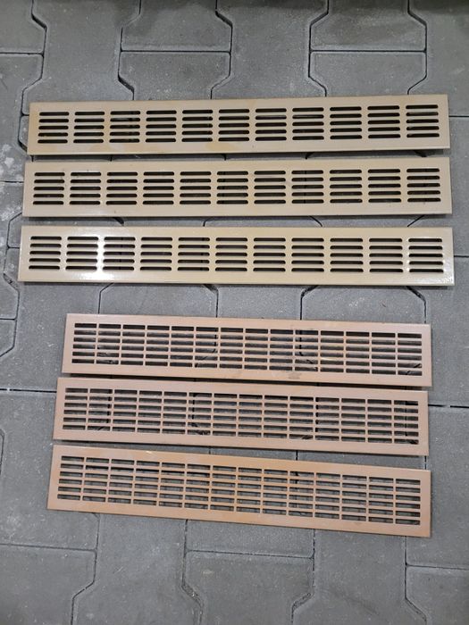 Aluminiowe kratki wentylacyjne. 6 szt. Cena za wszystkie.
