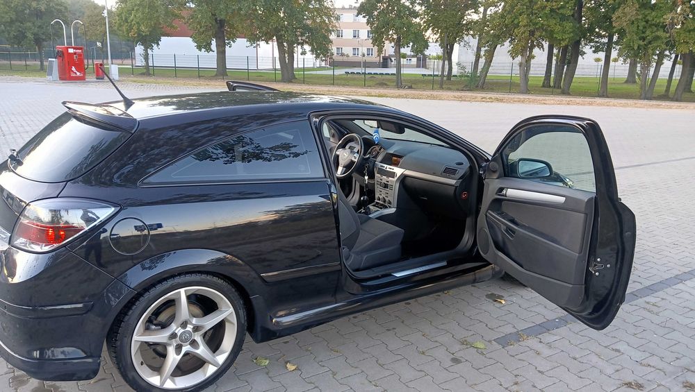 Opel Astra H GTC