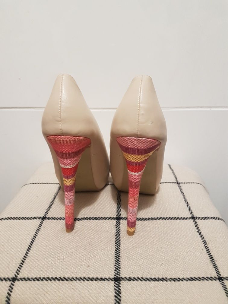 Buty damskie Top Secret roz.38 na bardzo wysokim obcasie