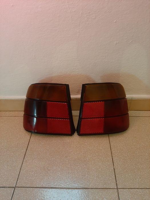Farolim traseiros BMW E34.